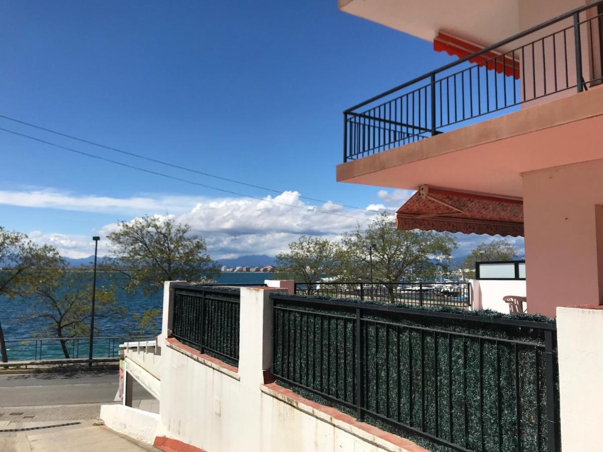 Blue Bay Apartment Roses Luaran gambar