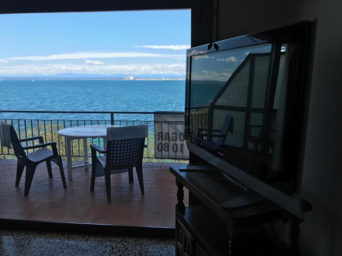 Blue Bay Apartment Roses Luaran gambar