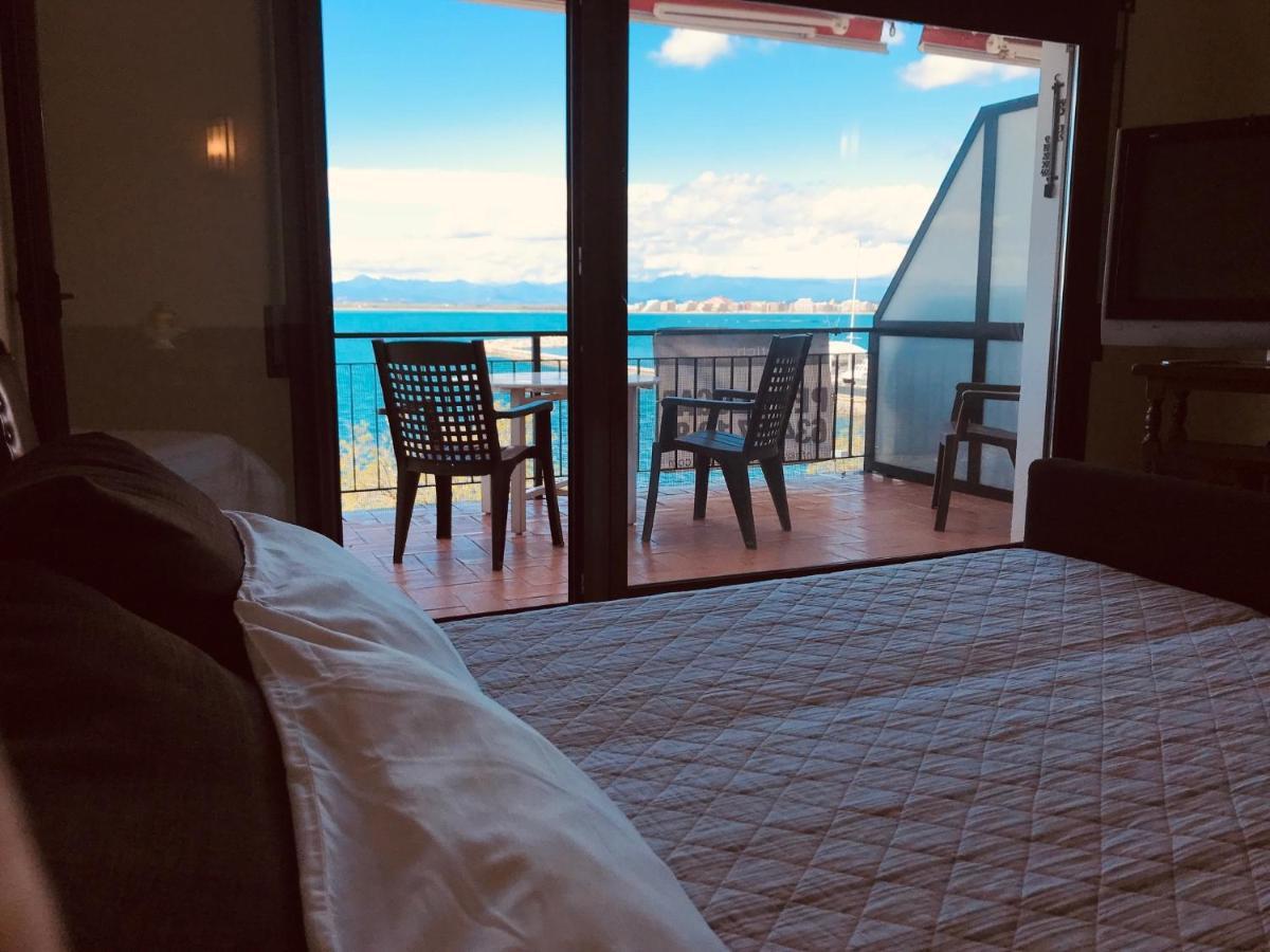 Blue Bay Apartment Roses Luaran gambar