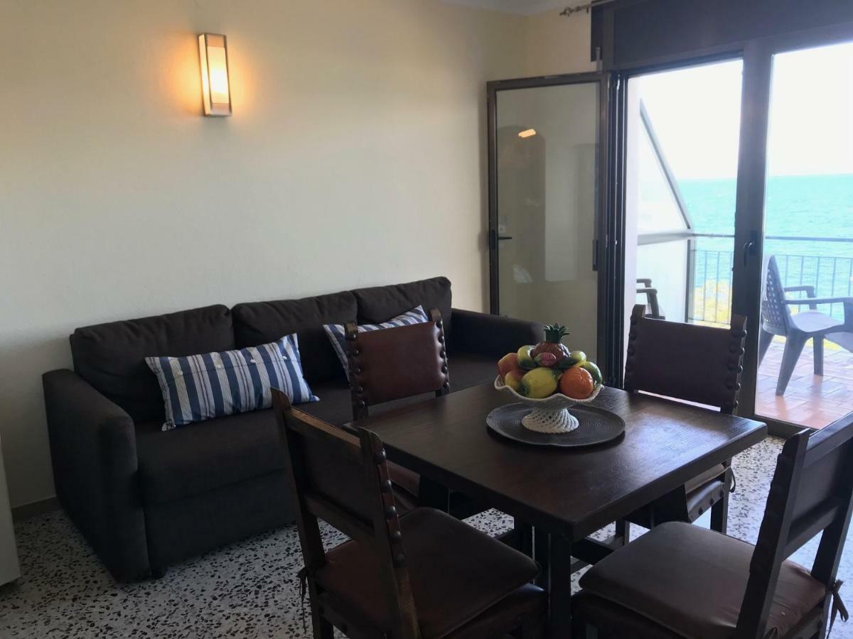 Blue Bay Apartment Roses Luaran gambar